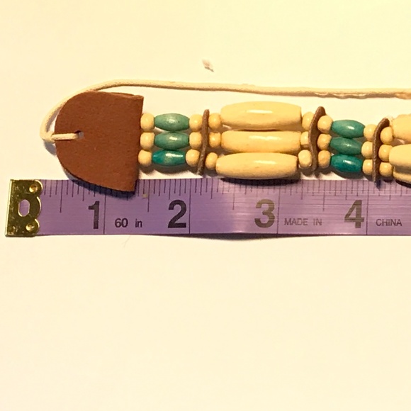 Beautiful Wooden and Leather Choker Necklace - Picture 4 of 6